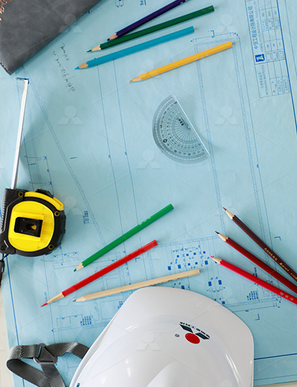 磨機(jī)銷售部、研發(fā)工程師親赴客戶生產(chǎn)現(xiàn)場(chǎng)，針對(duì)場(chǎng)地和以往生產(chǎn)中存在的問題，制定了又環(huán)保的生產(chǎn)設(shè)計(jì)方案，以扎實(shí)的技術(shù)實(shí)力、品質(zhì)良好的設(shè)備質(zhì)量和專業(yè)周到的服務(wù)成為長(zhǎng)興縣粉體行業(yè)磨機(jī)設(shè)備的供應(yīng)商。